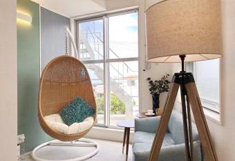 Front Field           has Balcony rooms