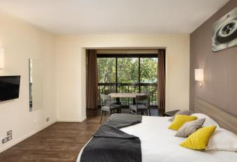 SOWELL Family Les Amandiers has Balcony rooms