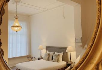 La Lys Rooms & Suites allows 18 year olds to book a room