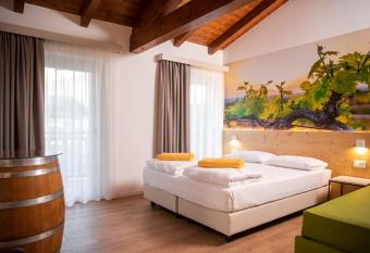 Maso Agritur Santa Lucia has Balcony rooms