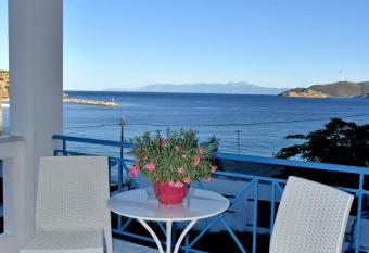 The Blue Rooms has Balcony rooms