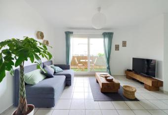 T2 cosy proche du centre-ville avec garage inclus allows 18 year olds to book a room