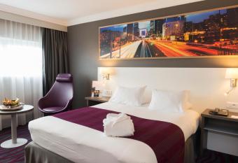 Best Western Plus Paris Orly Airport allows 18 year olds to book a room