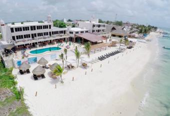Hacienda Morelos Beachfront Hotel has Balcony rooms