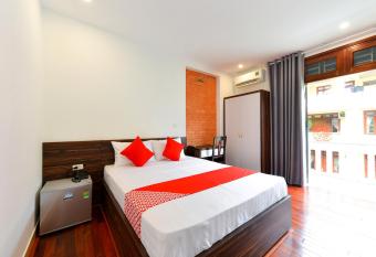 OYO 317 Kim Cuong Hotel 2 allows 18 year olds to book a room