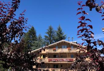 Au Vieux Moulin allows 18 year olds to book a room