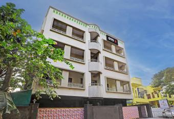 OYO Aarshi Palace allows 18 year olds to book a room