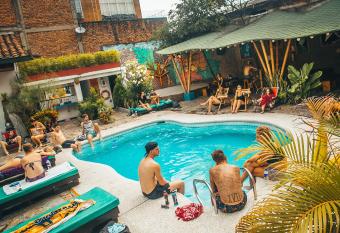 Viajero Hostel Cali & Salsa School allows 18 year olds to book a room