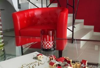 Hotel du Forum allows 18 year olds to book a room