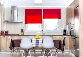 3 bedrooms house with sea view enclosed garden and wifi at Iraklio 5 km away from the beach has Balcony rooms