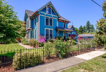 MaMere's Guest House allows 18 year olds to book a room