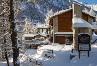 Albergo Ristorante Cuccini has Balcony rooms