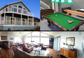 Sandys Pacific Beach House has Balcony rooms