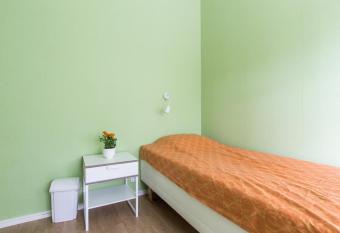 Kallh  llsbaden Vandrarhem allows 18 year olds to book a room