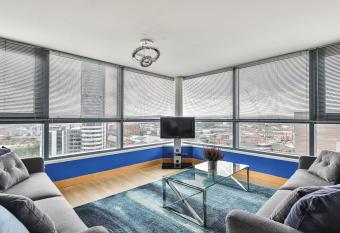 The Exquisite Penthouse of Leeds - Sleeps 8 allows 18 year olds to book a room