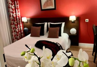 Appart  a Grenoble Alpexpo allows 18 year olds to book a room