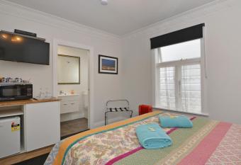 Richmond Guest House allows 18 year olds to book a room