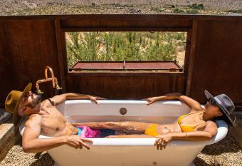 Sacred Sands has Balcony rooms