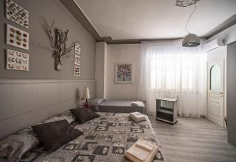 HRS Hotel Sabatino has rooms with a private hot tub