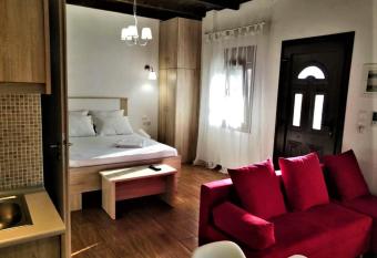 The Little Gem Under The Rocks has Balcony rooms