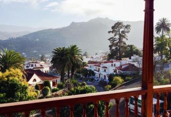 Villa Santini has Balcony rooms
