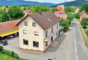 Apartments Alan has Balcony rooms