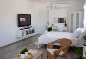 white spot allows 18 year olds to book a room