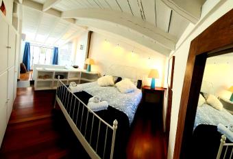 Almocabar Luxury Apartment has Balcony rooms