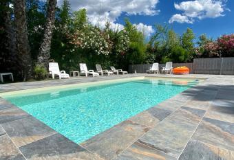 Chambres d H  tes Le Mas du Bijou Bleu has Balcony rooms