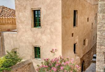 Ritsos Guesthouse has Balcony rooms