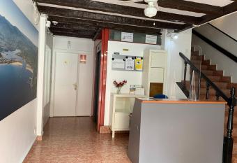 Pensi  n Bowling allows 18 year olds to book a room