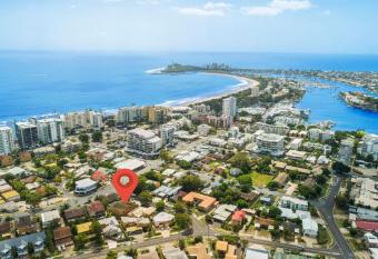 Central Mooloolaba Unit - Walk to the Beach has Balcony rooms