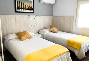 Alojamiento HC allows 18 year olds to book a room