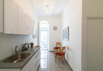 Habira Apartments has Balcony rooms