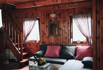 House for rest Juliet has Balcony rooms