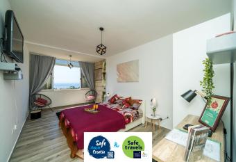 Velvet Apartments Dubrovnik allows 18 year olds to book a room