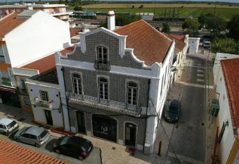 Casa da Rainha has Balcony rooms