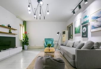 Xi an Yanta  big wild goose pagoda   allows 18 year olds to book a room