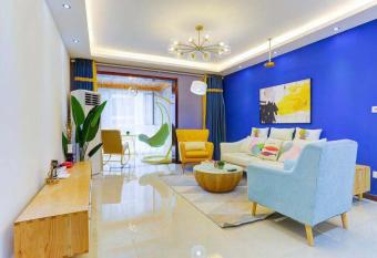 Xi   an Weiyang  Moslem Street (Huimin Jie)   allows 18 year olds to book a room