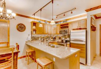 Updated 1Br Premier Condo At Black Bear Lodge- Kids Ski Free Condo has Balcony rooms