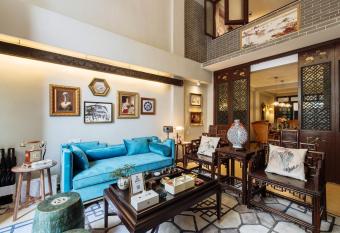 LOCALS  GuangZhou Liwan  Changshoulu subway station  Shangxia Jiu shopping street  Locals Apartment  00169540 allows 18 year olds to book a room