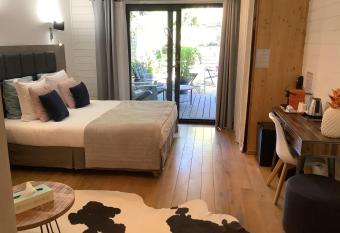 H  tel Monet has Balcony rooms