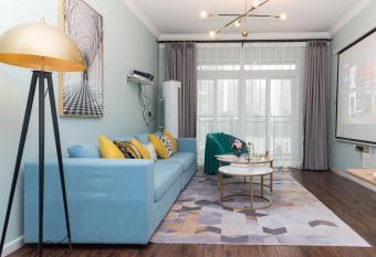 ChongQing Jiangbei WuLiDian station allows 18 year olds to book a room