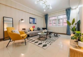 Xi   an lianhu  huiminjie.zhonggulou allows 18 year olds to book a room