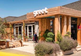 greet Hotel Marseille Provence A  roport allows 18 year olds to book a room