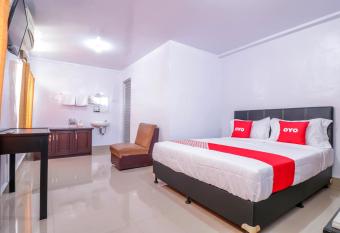 SUPER OYO 1356 Gusti Residence allows 18 year olds to book a room