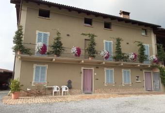 La Casa di Roby-1 appartamento la morra has Balcony rooms