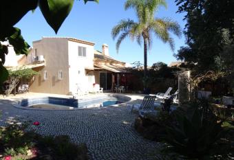 Le jardin de Teresa has Balcony rooms