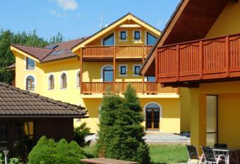 Villa Petko has Balcony rooms
