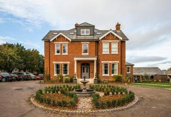 The Lodge Duxford allows 18 year olds to book a room